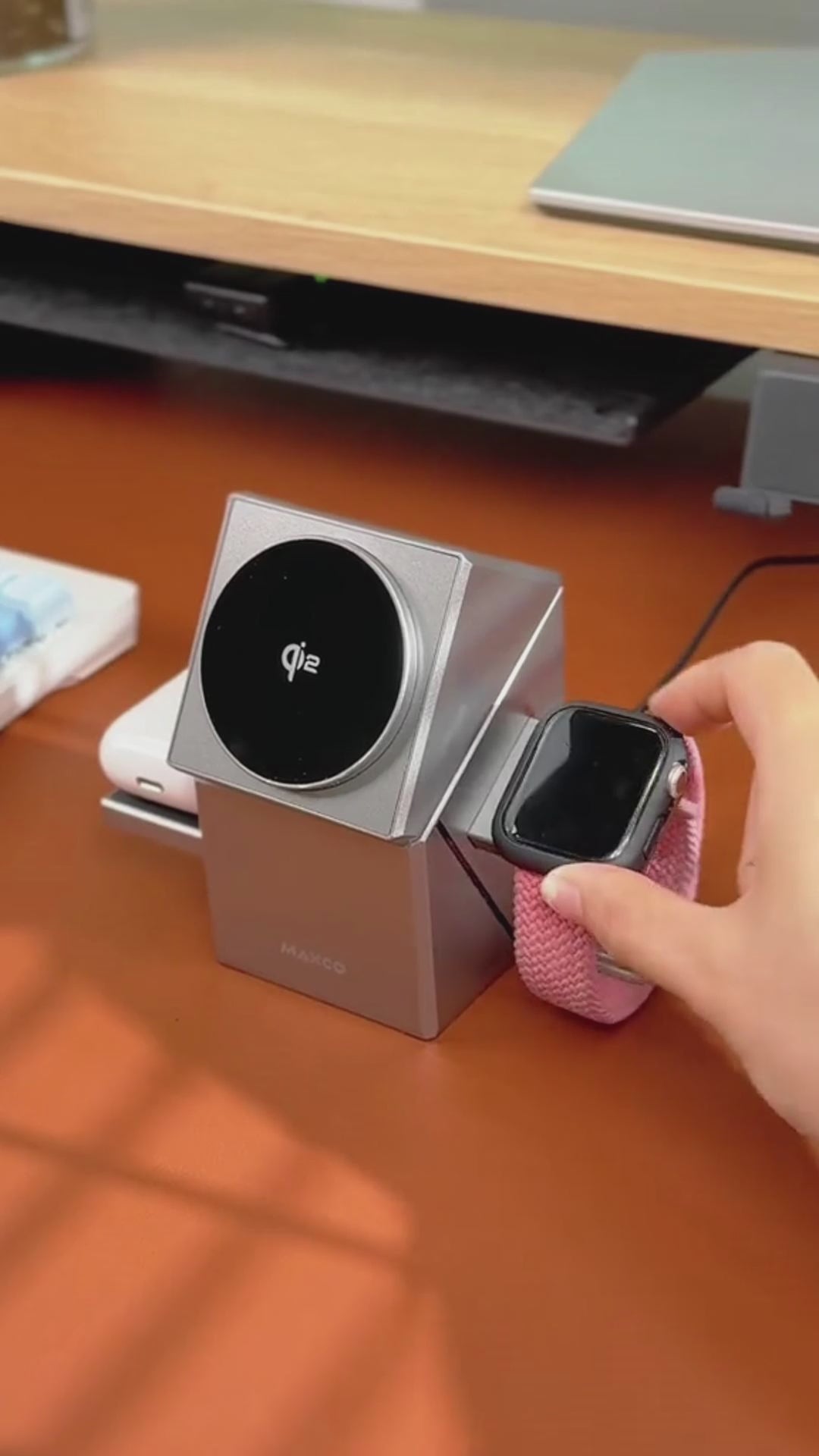 New Generation 3-in-1 Magnetic Pop-up Design Wireless Charger
